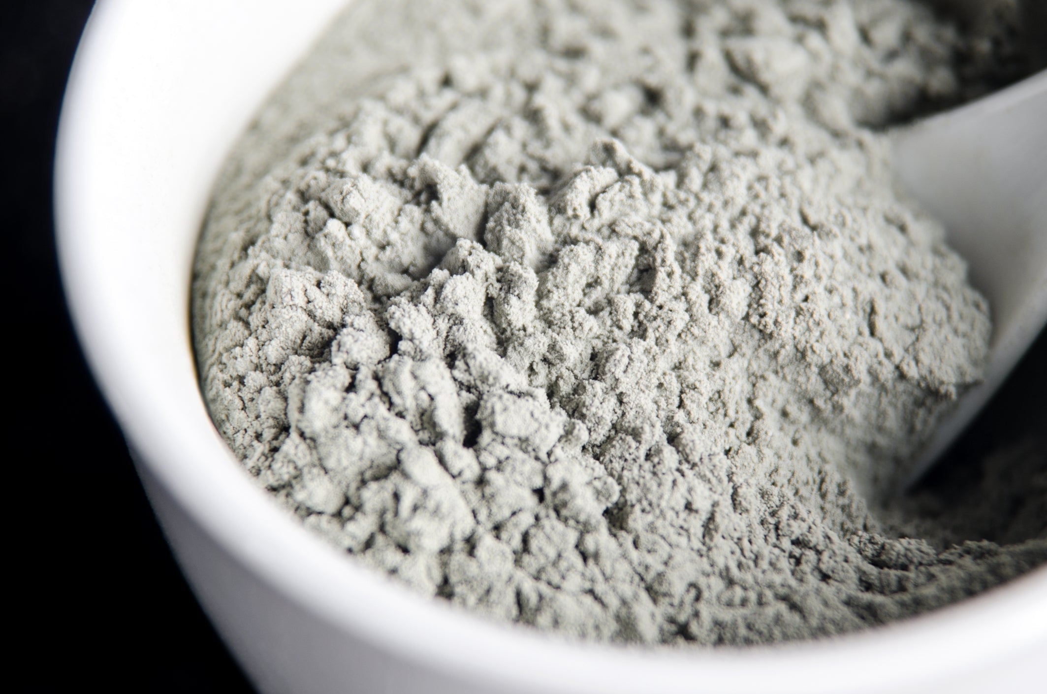 Bentonit: Vielschichtige Mineralerde aus Vulkanasche